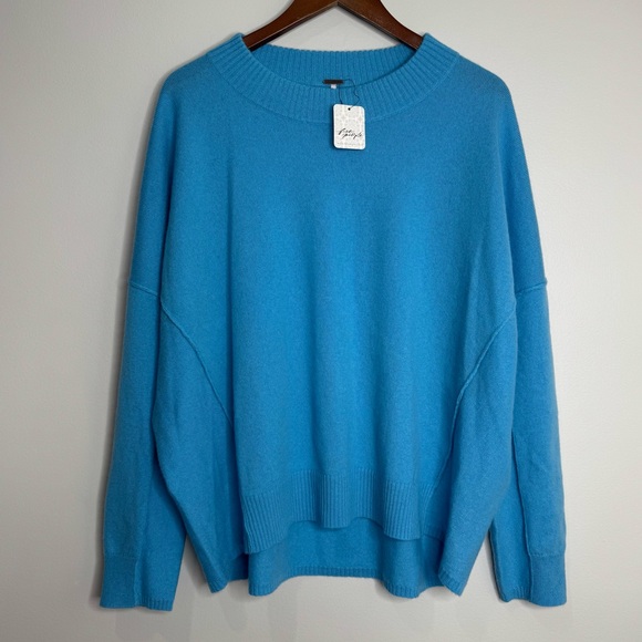 NWT Free People Venice 100% Cashmere Sweater Oversized Blue Medium Boho Coastal - Picture 2 of 8